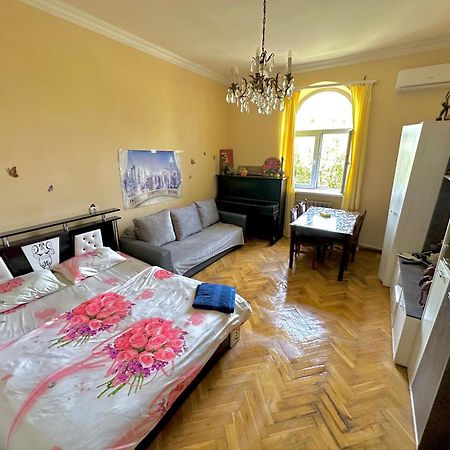 Karson Guest House And Tours Jerevan Buitenkant foto